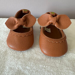 Baby First Steps Brown Faux Leather Bow Mary Jane Shoes Size 2 (3–6M)